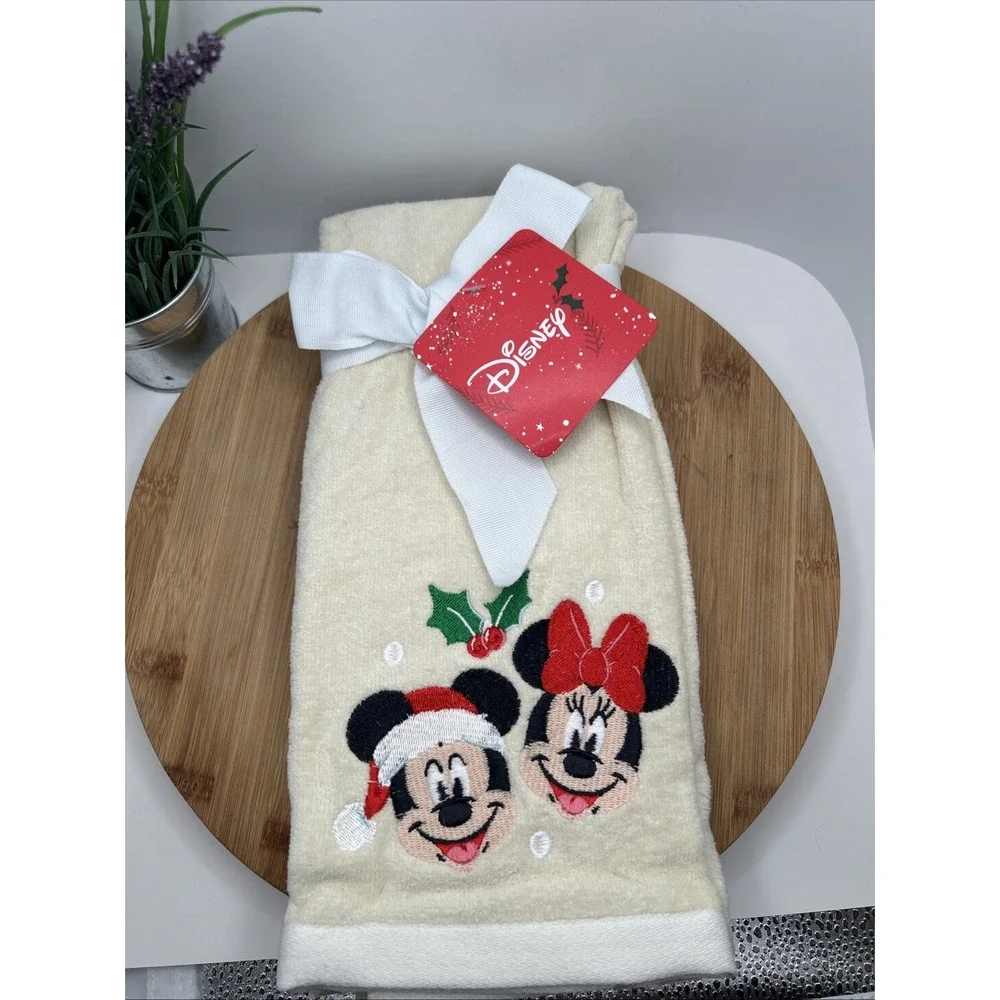 NEW Disney 2 Pack Mickey Mouse and Minnie Mouse Christmas Hand‎ Towels
